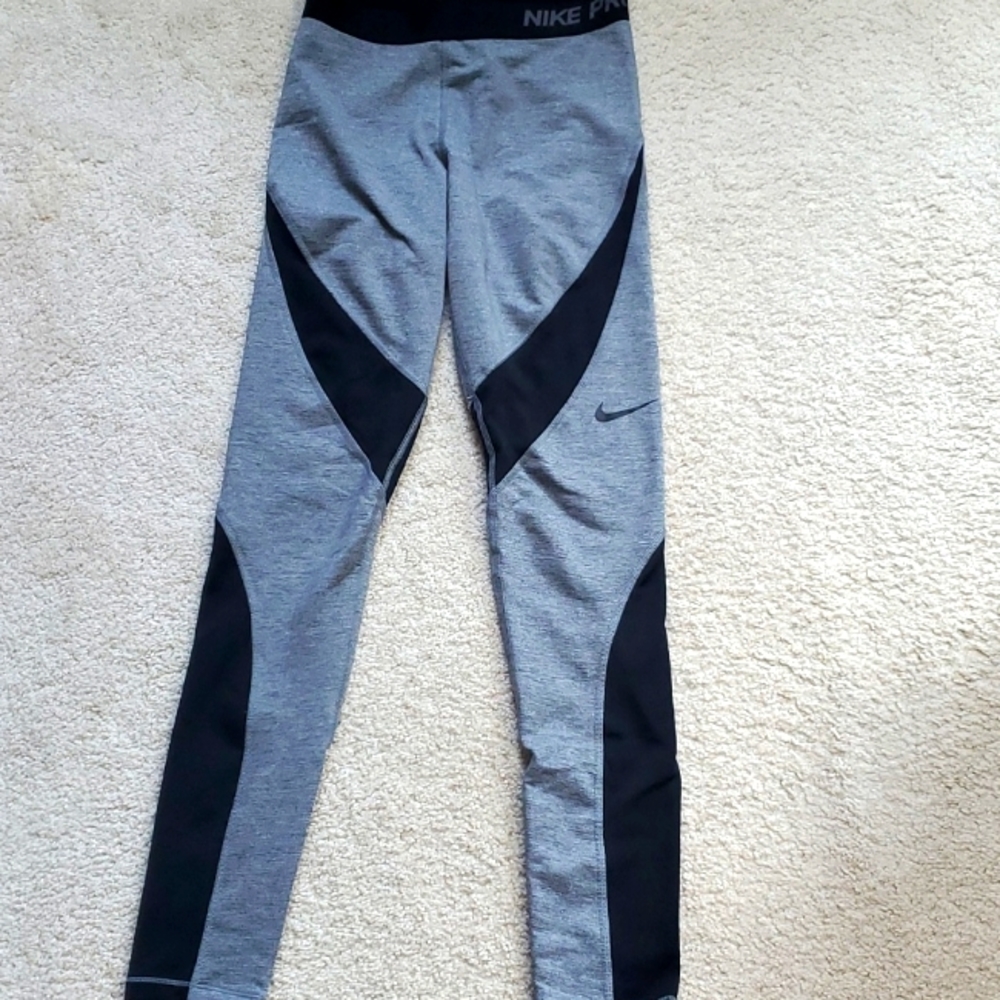 Nike Pro hyperwarm leggings, size small